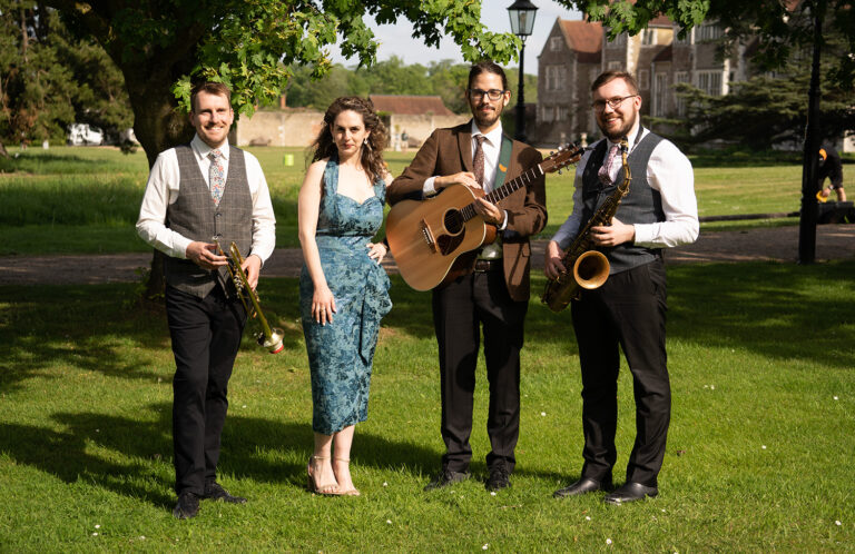 The Vintage Strollers, roaming acoustic band to hire for wedding receptions and corporate events
